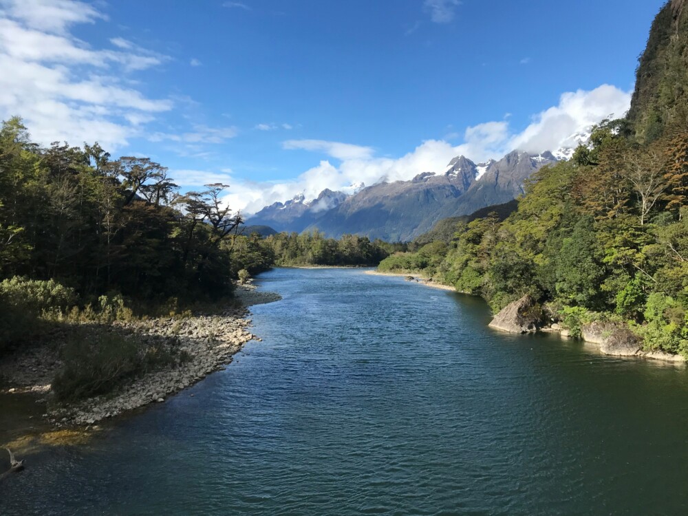 川